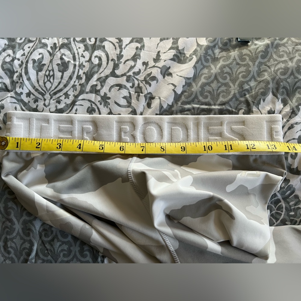 Better Bodies White Camo leggings size medium - Picture 14 of 15